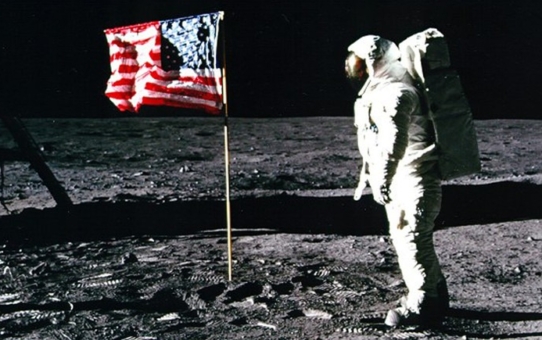 Apollo 11 Astronauts Saw Aliens On Moon: Evidence Published
